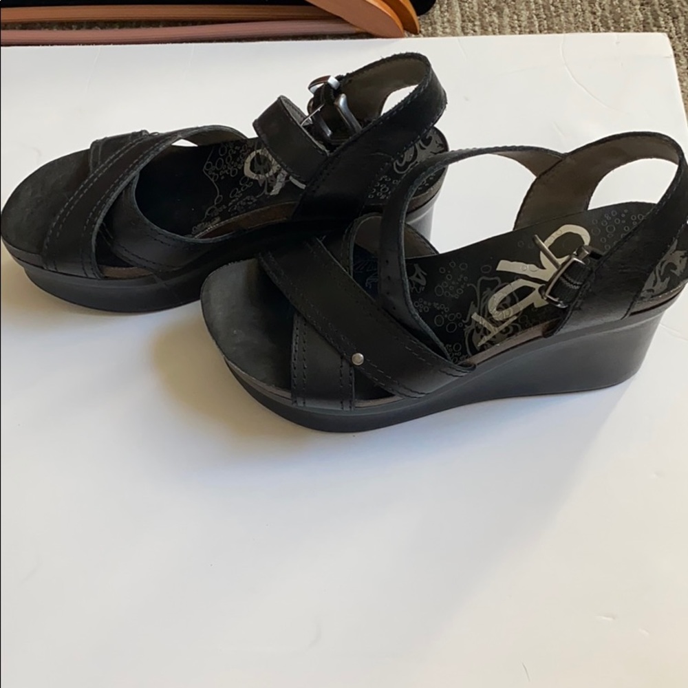 OTBT Black Leather WEDGE SANDALS